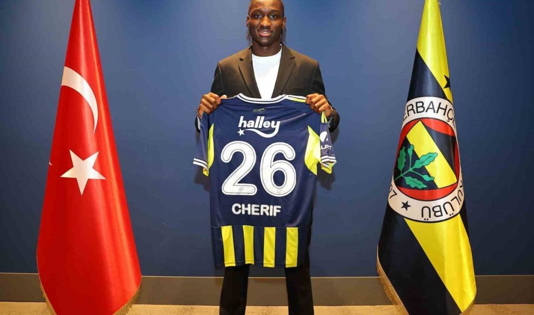 Fenerbahçe, 19 yaşındaki santrfor Sidiki Cherif’i satın alma opsiyonuyla 2025-2026