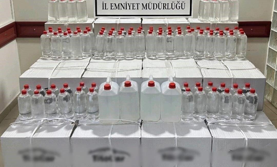 Sinop’ta polis ekiplerince düzenlenen operasyonda 1080 litre etil alkol ele