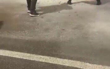 Sivas’ta seyir halindeyken motor kısmında yangın çıkan taksi, itfaiye ekiplerinin