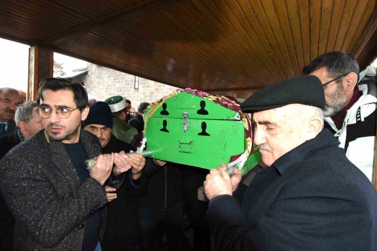 Erzurum Kent Konseyi Başkanı Hüseyin Tanfer’in vefat eden annesi Hediye