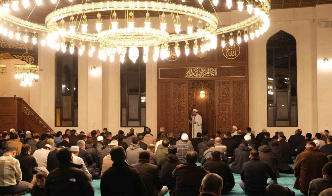 Erzincan İl Müftülüğü tarafından Berat Kandili dolayısıyla Terzibaba Mezarlığı Külliye