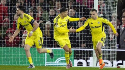 Fenerbahçe, UEFA Avrupa Ligi play-off turu rövanşında deplasmanda İngiltere temsilcisi