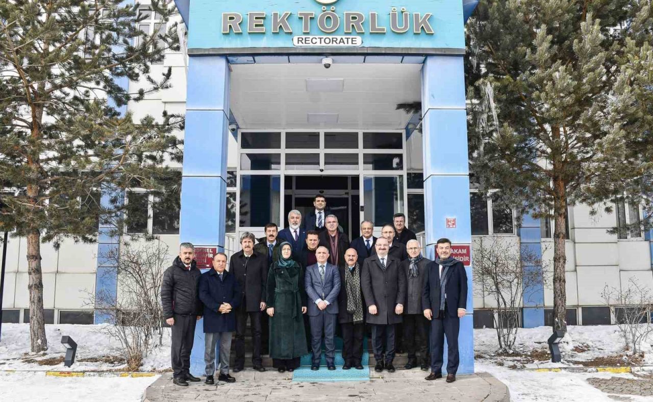 Kafkas Üniversitesi ev sahipliğinde düzenlenen Üniversitelerarası Kurul (ÜAK) Yönetim Kurulu