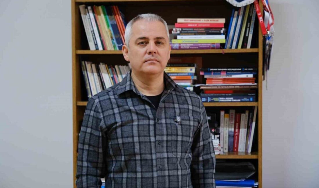 Sivas Cumhuriyet Üniversitesi Spor Bilimleri Fakültesi Antrenörlük Eğitimi Bölümü’nden Dr.