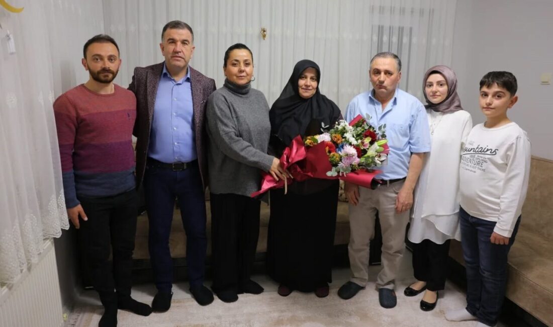 Bayburt Valisi Mustafa Eldivan ve eşi Meltem Eldivan, 1992 yılında