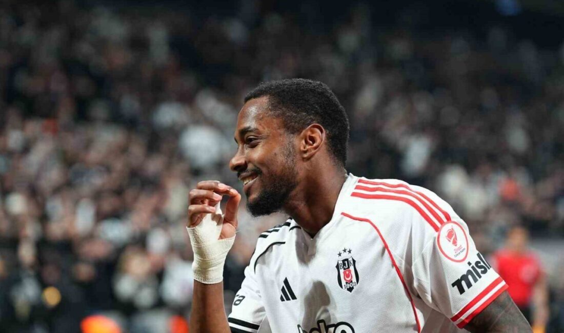 Beşiktaş’ın Panamalı savunmacısı Amir Murillo, siyah-beyazlı formayla ikinci golünü Türkiye
