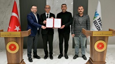 Yeşilyurt Belediye Başkanı Prof. Dr. İlhan Geçit, Topsöğüt Mahallesi’nde inşa