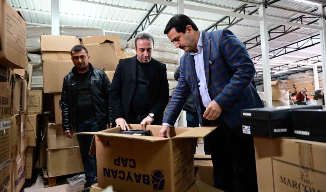 Battalgazi Belediye Başkanı Bayram Taşkın, Sosyal Hizmetler Müdürlüğü Lojistik Deposu’nda