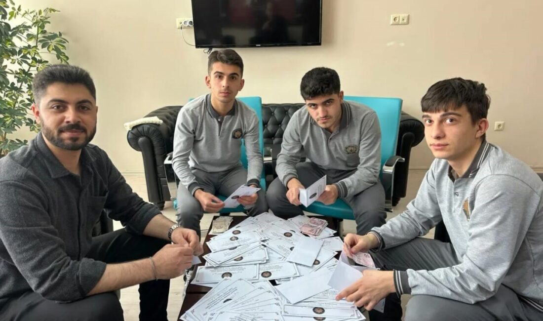 Bayburt Anadolu İmam Hatip Lisesinde, ’İyilik Haftası’ kapsamında yürütülen ’Maarifin