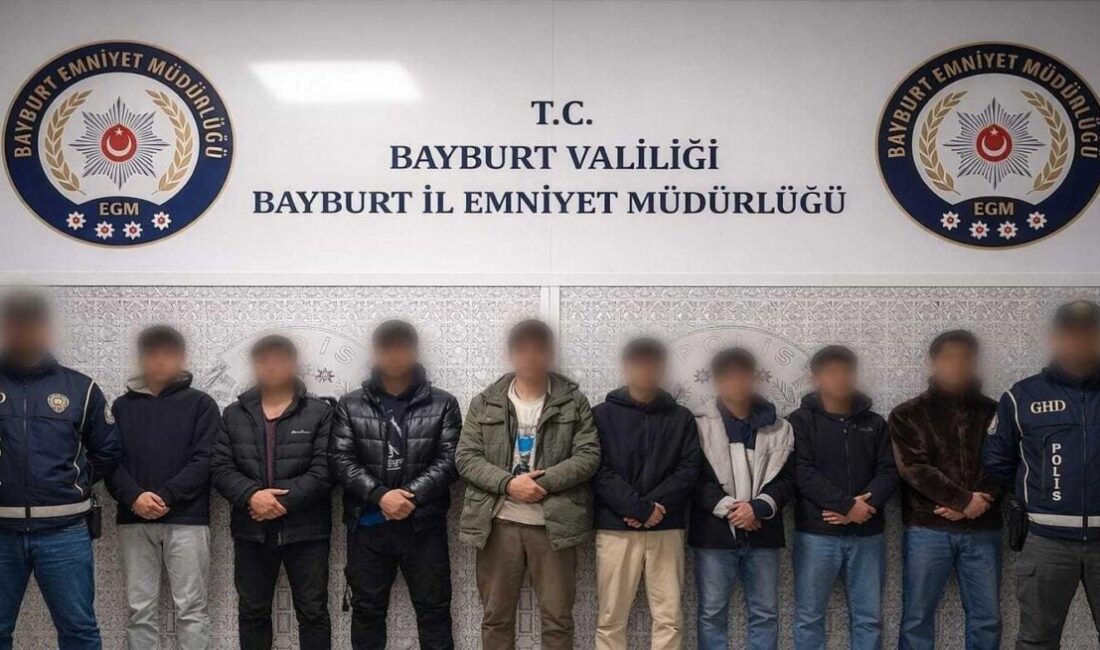Bayburt’ta göçmen kaçakçılığına yönelik yürütülen çalışmalar kapsamında Afganistan uyruklu 8