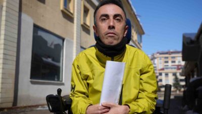 Bayburt’ta akülü tekerlekli sandalyesiyle yolun karşısına geçerken motosikletin çarpması sonucu