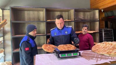 Bayburt Belediyesi Zabıta Müdürlüğü ekipleri, il merkezinde faaliyet gösteren fırınlarda