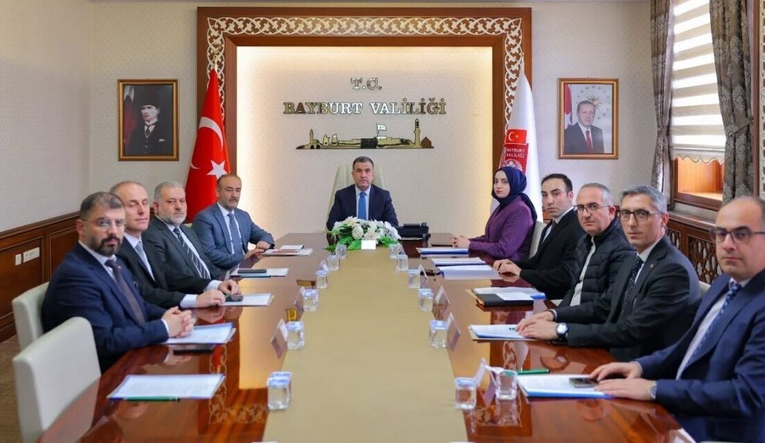 Bayburt Valisi Mustafa Eldivan başkanlığında gerçekleştirilen İl Hayvanları Koruma Kurulu
