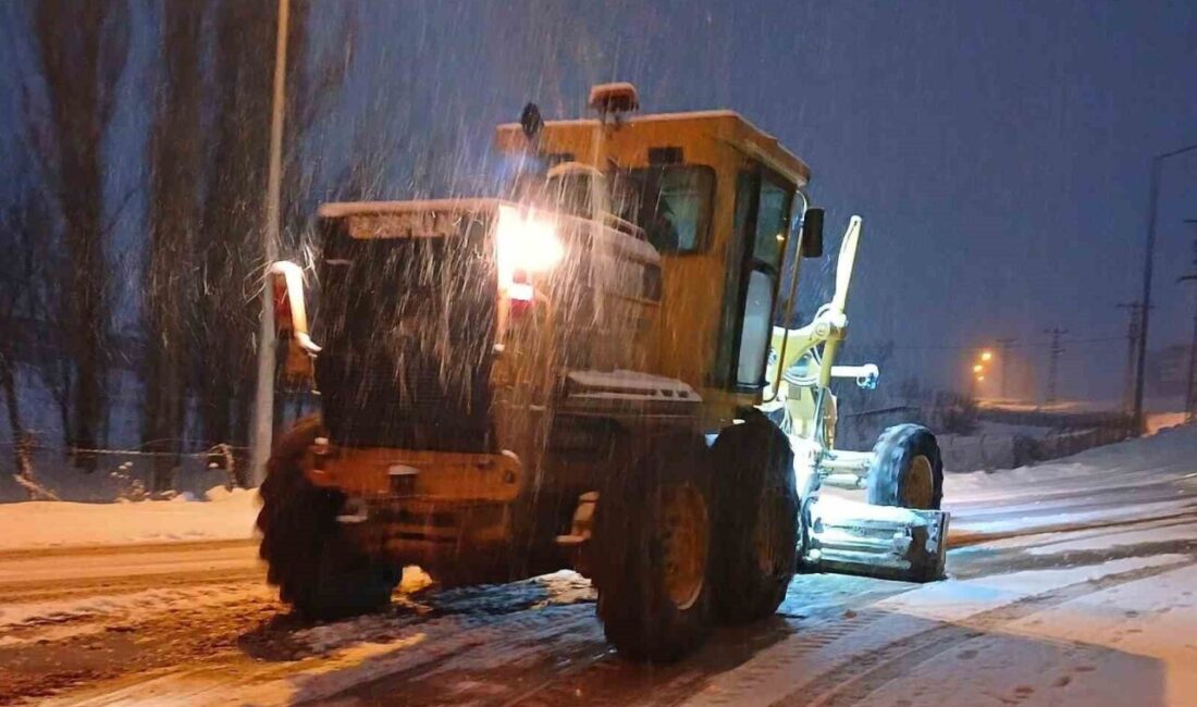 Bayburt kent merkezinde etkili olan kar yağışı nedeniyle, Bayburt Belediyesi