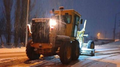 Bayburt kent merkezinde etkili olan kar yağışı nedeniyle, Bayburt Belediyesi