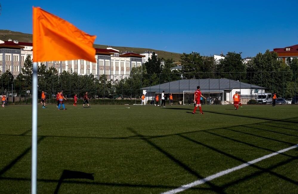 Polis Haftası 2026 etkinlikleri kapsamında Bayburt’ta 5×5 mini futbol turnuvası