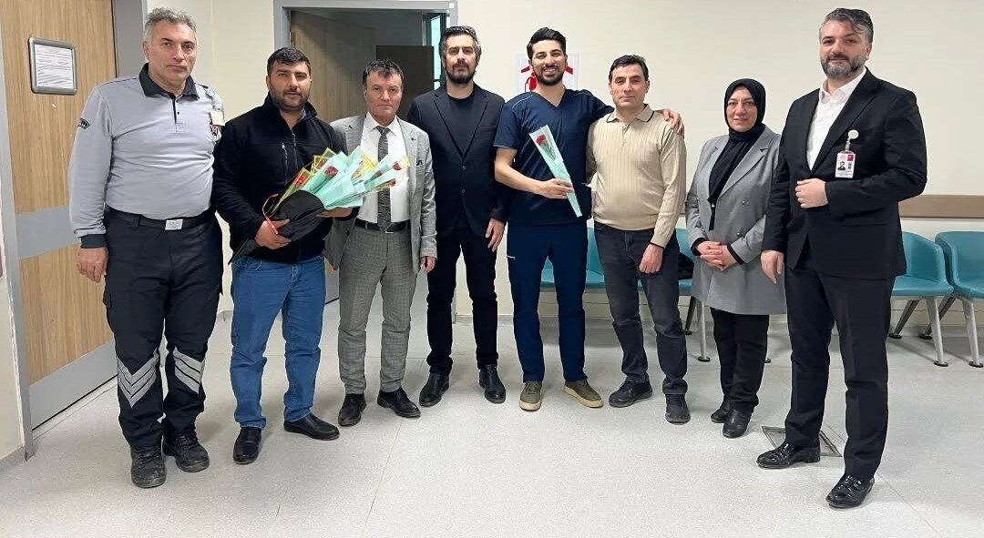 14 Mart Tıp Bayramı dolayısıyla Bayburt’ta sağlık çalışanları ziyaret edilerek,