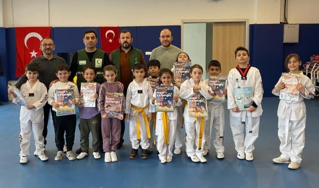 Bayburt Yeşilay Şubesi tarafından tekvando öğrencilerine teknoloji bağımlılığı konusunda eğitim