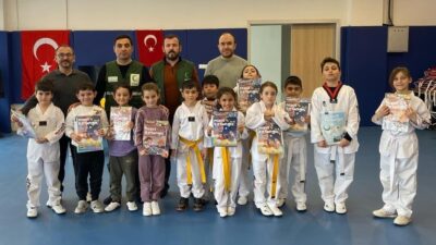 Bayburt Yeşilay Şubesi tarafından tekvando öğrencilerine teknoloji bağımlılığı konusunda eğitim