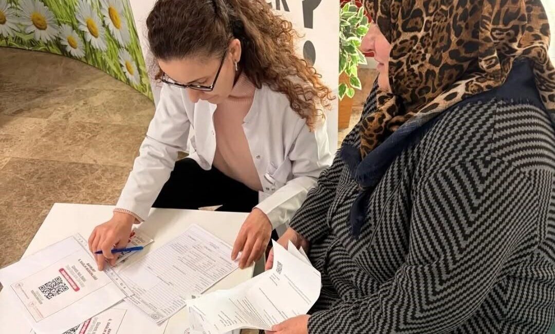 Bayburt Devlet Hastanesinde ‘Organ Bağışı Koşulsuz Sevgidir’ sloganıyla kurulan stantta,