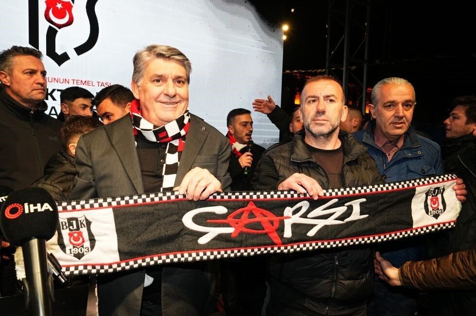 Beşiktaş Kulübü’nün 123. kuruluş yıl dönümü, Beşiktaş Barbaros Meydanı’nda düzenlenen