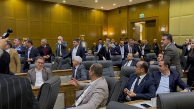 Mustafa Bozbey ile Oktay Yılmaz arasında, Bursa Büyükşehir Belediye Meclisi’nde