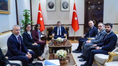 Cumhurbaşkanı Yardımcısı Cevdet Yılmaz, Kanada Dışişleri Bakanı Anita Anand ile