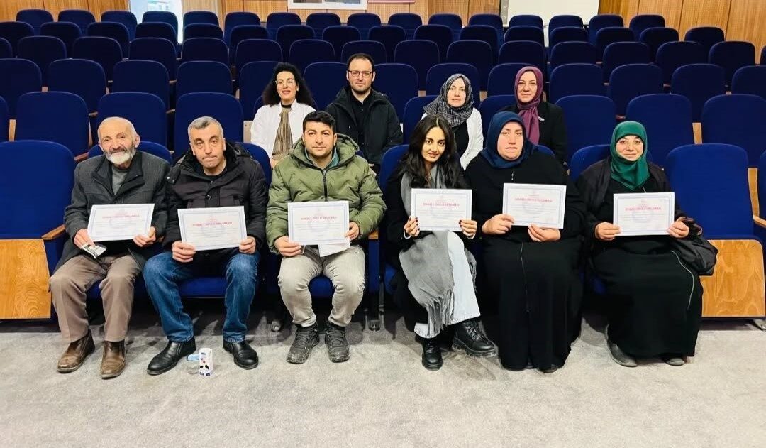 Bayburt Devlet Hastanesinde düzenli olarak sürdürülen diyabet okulu eğitimlerinde, diyabet