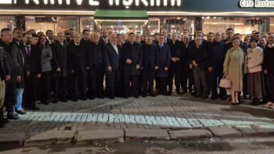 Eski Adalet Bakanı Yılmaz Tunç, memleketi Bartın’da katıldığı sahur programında