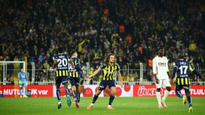 Fenerbahçe, Samsunspor karşılaşmasıyla Trendyol Süper Lig’de 2 hafta sonra 3