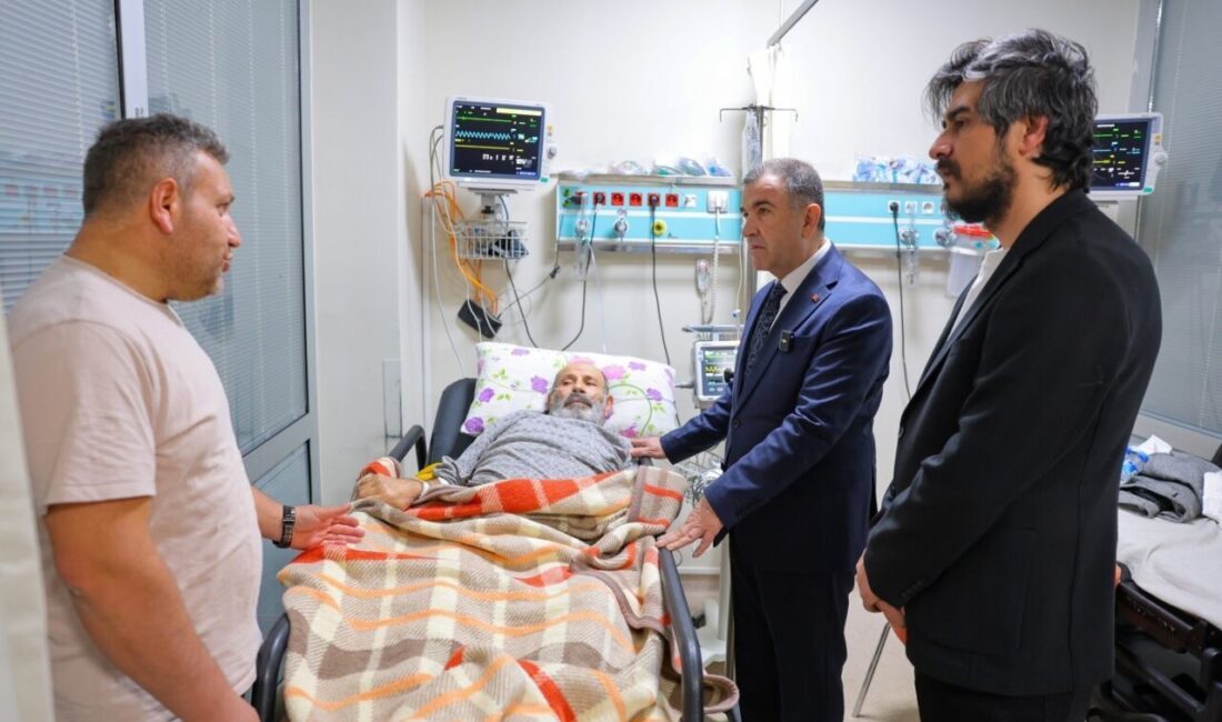 Bayburt Valisi Mustafa Eldivan, Ramazan Bayramı dolayısıyla sağlık personellerini ve