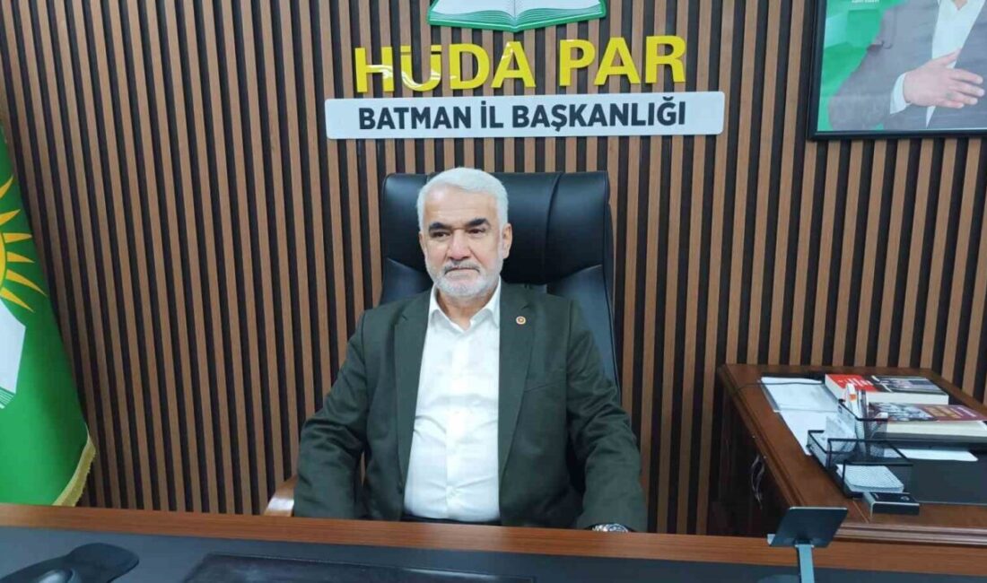 HÜDA-Par Batman İl Başkanlığı tarafından düzenlenen bayramlaşma programına konuşan Genel