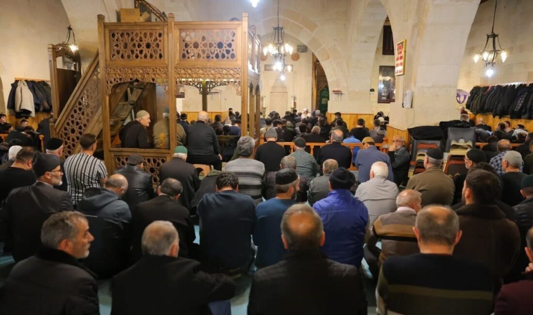 Bayburt’ta Kadir Gecesi, Selçuklu mirası Tarihi Ulu Camii’nde dualarla idrak