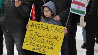 Kars’ta Caferiler, Amerika ve İsrail’in İran’a düzenlediği saldırıları kınamak için