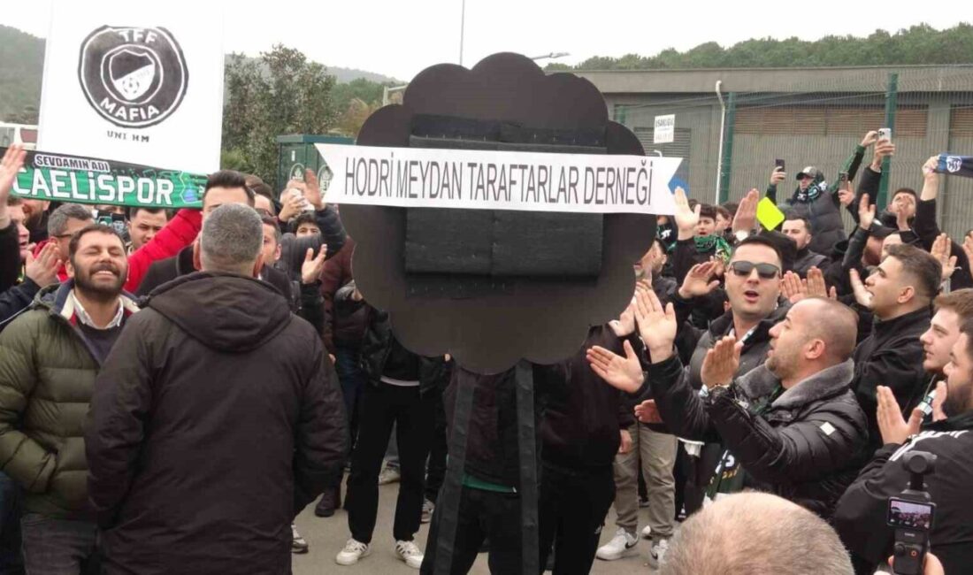 Kocaelispor taraftar grubu Hodri Meydan Taraftarlar Derneği üyeleri, son haftalarda