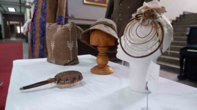 Erzurum’daki bir çok atölyede koyun yününden elde edilen ipliklerin dokunmasıyla