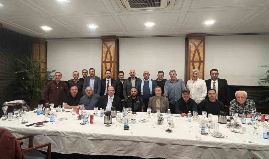 Galatasaray’ın eski yönetim kurulu üyelerinden Necati Demirkol, geleneksel iftarında sarı-kırmızılıların