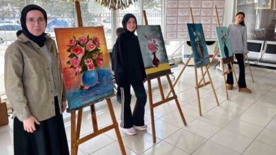 Dünya Kadınlar Günü dolayısıyla Bayburt Gençlik Merkezi Resim Atölyesi öğrencileri