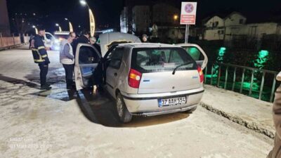 Kastamonu’nun Cide ilçesinde seyir halindeki otomobilde çıkan yangın itfaiye ekipleri
