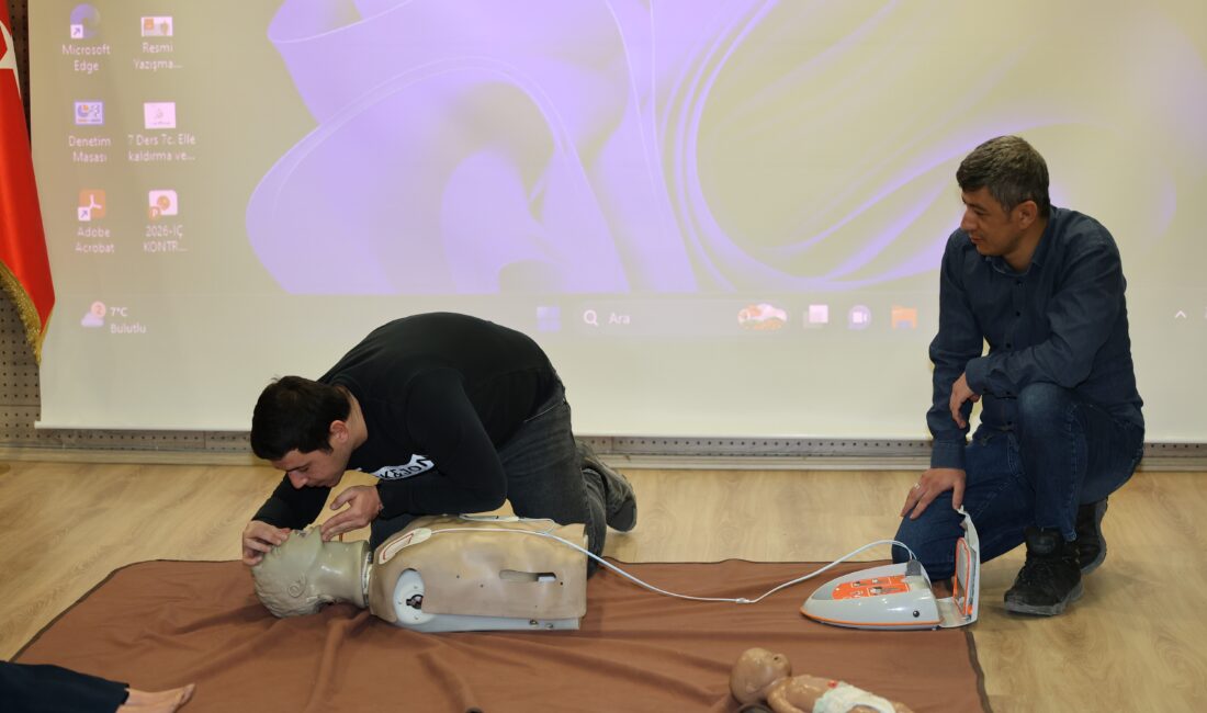 - Bayburt'ta emniyet personeline ilk yardım eğitimi verildi