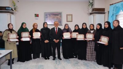 Bayburt’ta hafızlığını tamamlayan öğrencilere belgeleri verildi