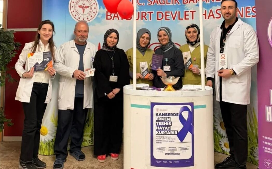 
- Hastanede vatandaşlara kanser hakkında bilgilendirme yapıldı