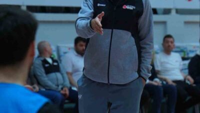 Aliağa Petkimspor’da yardımcı antrenörler Mustafa Mavili ve Arca Yıldırım’ın yerine