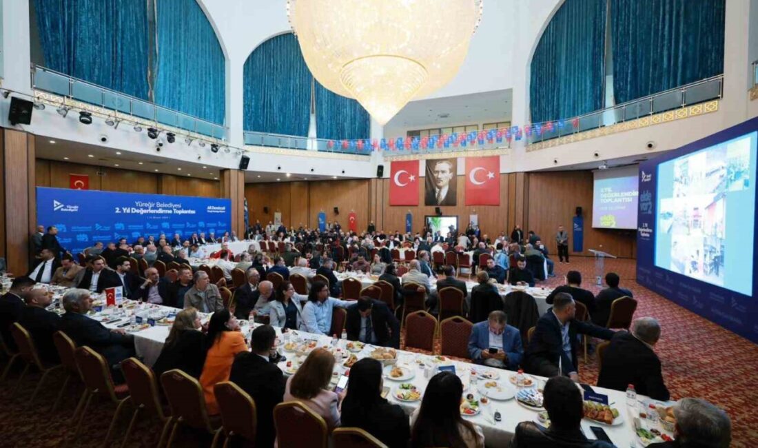 Yüreğir Belediye Başkanı Ali Demirçalı, göreve başladığı ilk dönemde yalnızca