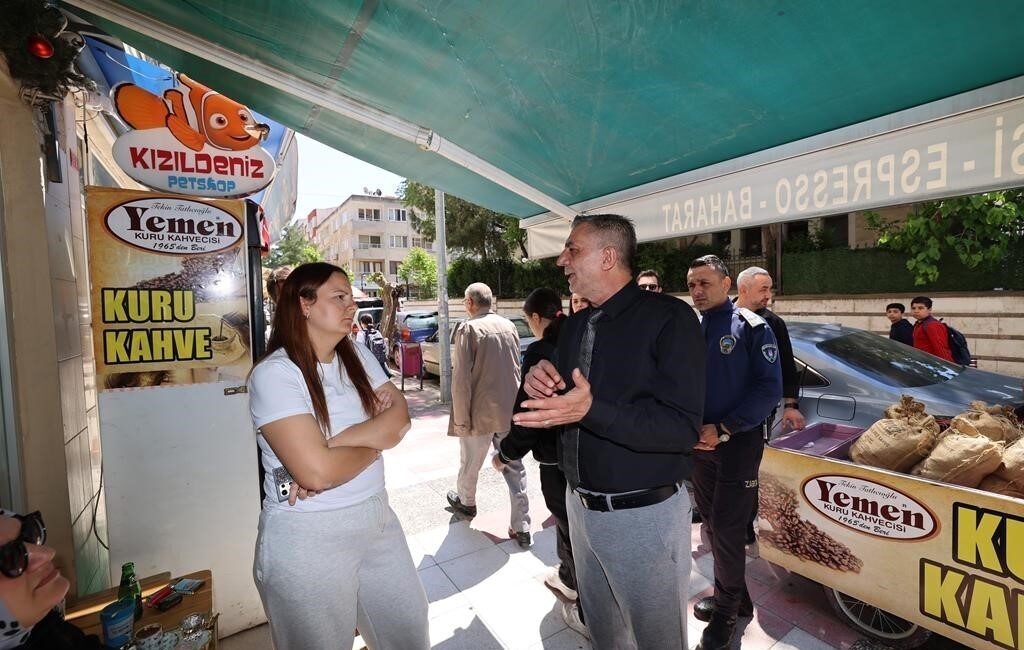 Şehzadeler Belediye Başkanı Hakan Şimşek, Alaybey ve Sakarya Mahallesi’nde gerçekleştirdiği
