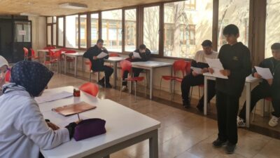 Bayburt Lisesinde ‘Okulun Kalbi Kütüphaneler’ projesi kapsamında hatiplik yarışması gerçekleştirildi.