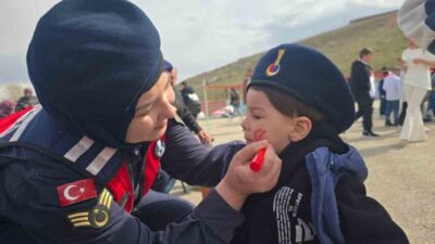 Bayburt İl Jandarma Komutanlığı ekipleri, 23 Nisan Ulusal Egemenlik ve