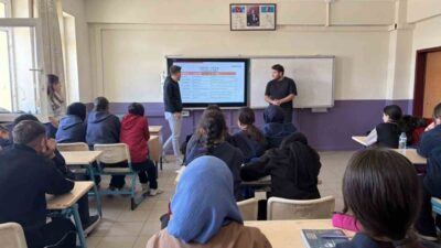 GENÇ-2030 Dijital Yetkinlikler ve Yapay Zekâ Atölyesi kapsamında Bayburt Gençlik