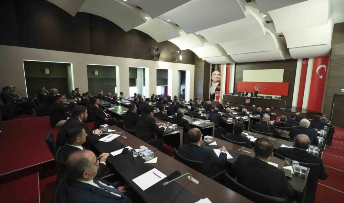 Cumhuriyet Halk Partisi (CHP) Genel Başkanı Özgür Özel, partisinin İl