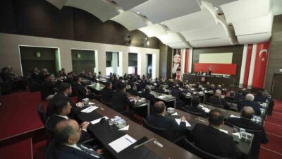 Cumhuriyet Halk Partisi (CHP) Genel Başkanı Özgür Özel, partisinin İl